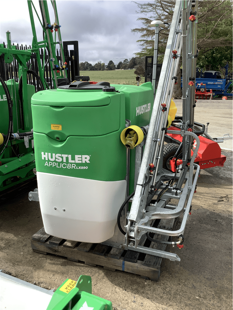 Hustler 890L SPRAYER - Agriculture and Outdoor > Tractor Attachment