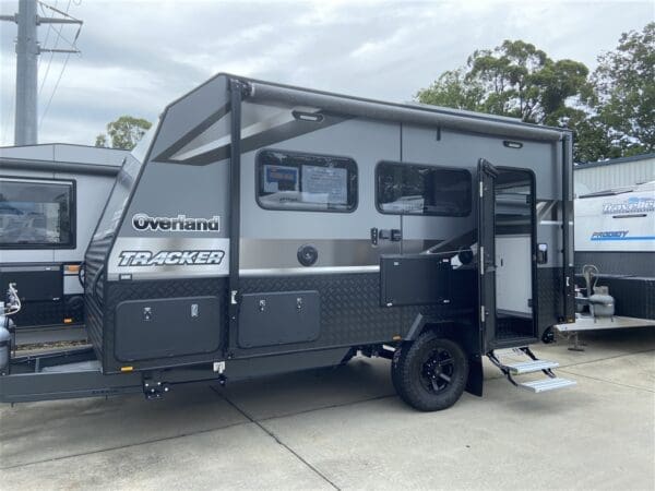  Motorhomes and Camper Trailers > Caravan