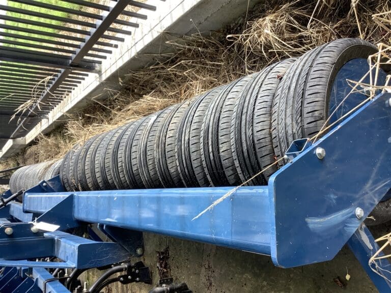 Trayon RUBBER TYRE ROLLER 2.65M - Agriculture and Outdoor > Other Agricultural Equipment