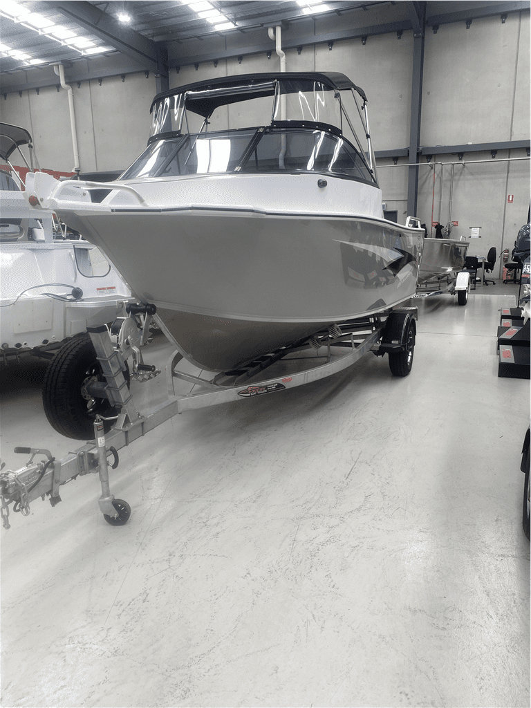 Horizon 530 BLUEWATER RUNABOUT - Boats and Marine > Trailable Boat