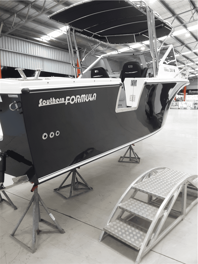 Southern Formula 2500 - Boats and Marine > Trailable Boat