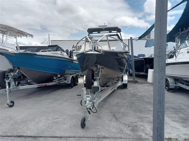 Bar Crusher 670 CUDDY - Boats and Marine > Trailable Boat