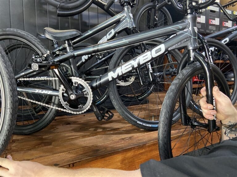 Meybo 24 TLNT EXPERT - Bikes and E-Bikes > Road Bikes