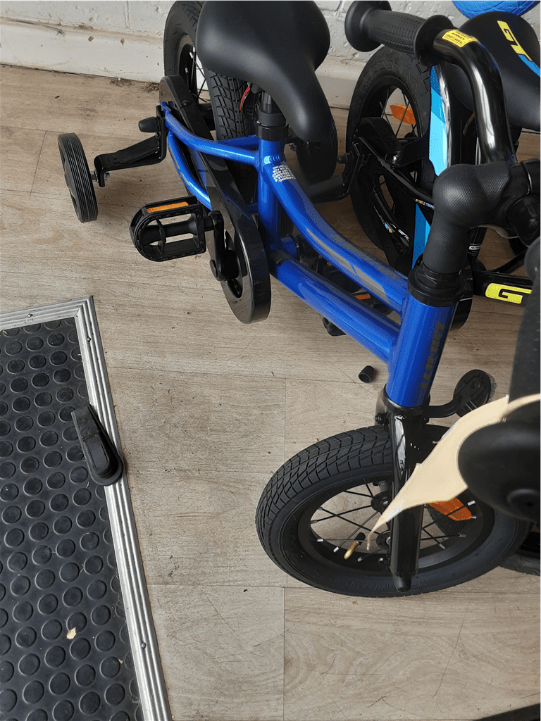 Giant ANIMATOR C/B 12 ELECTRIC BLUE - Bicycles and E-Bikes