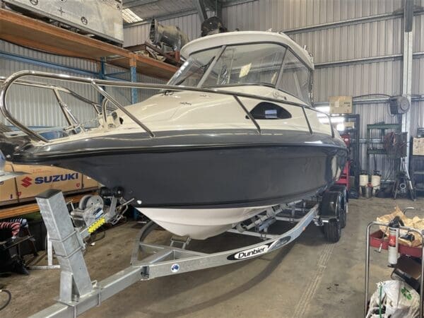 Haines Signature 640F - Boats and Marine > Trailable Boat
