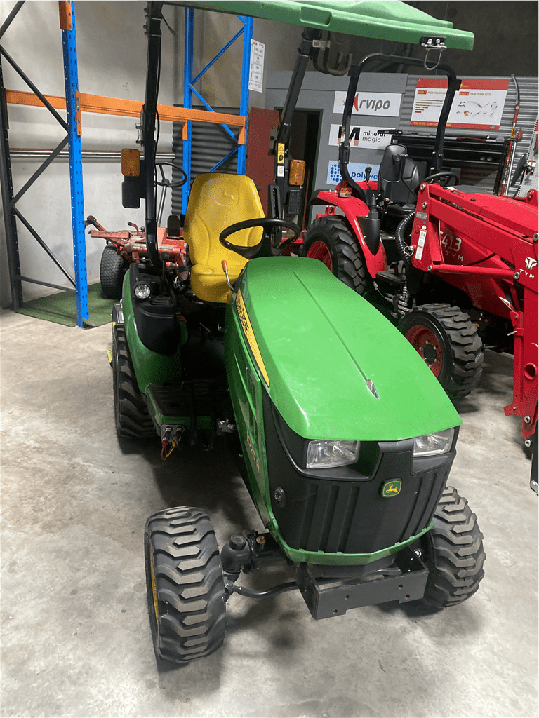 John Deere TRACTOR - Agriculture and Outdoor > Tractors