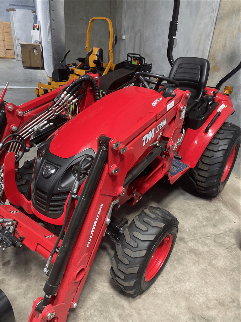 Tym T265 HST 4WD ROPS - Agriculture and Outdoor > Tractors
