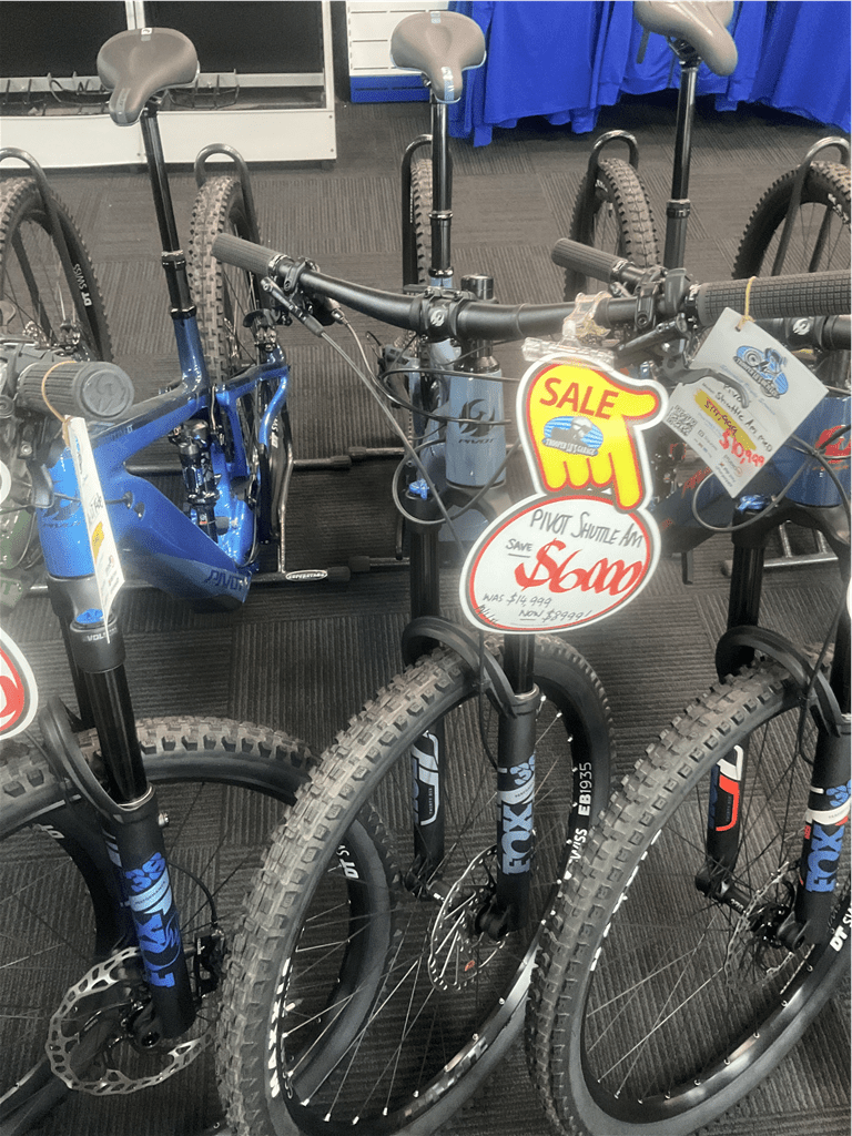 Pivot SHUTTLE AM RIDE SLX/XT BLUE MEDIUM - Bicycles and E-Bikes