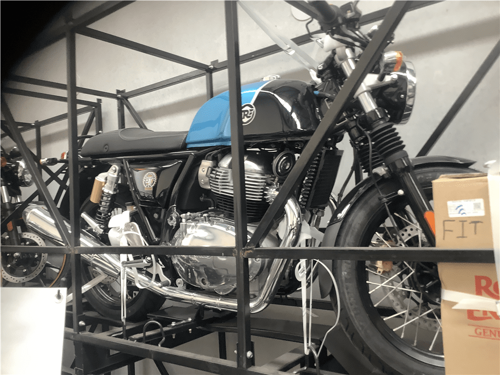 Royal Enfield INTERCEPTOR 650CC - Motorbikes and Sccoters