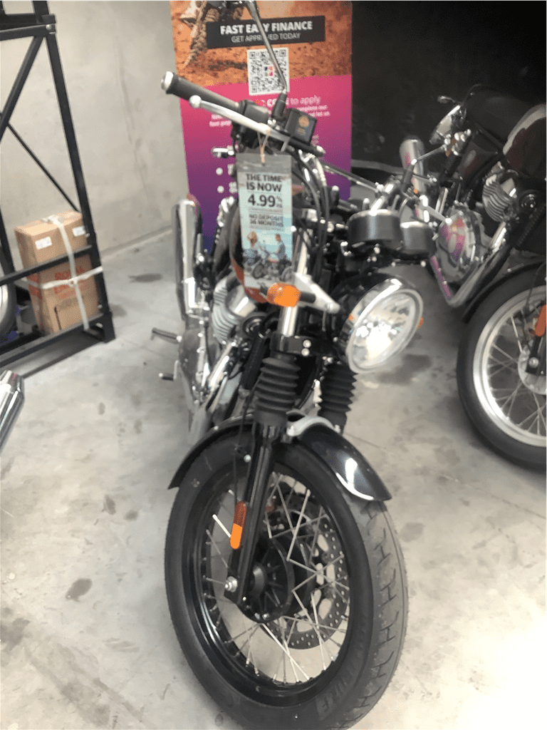 Royal Enfield INTERCEPTOR - Motorbikes and Sccoters