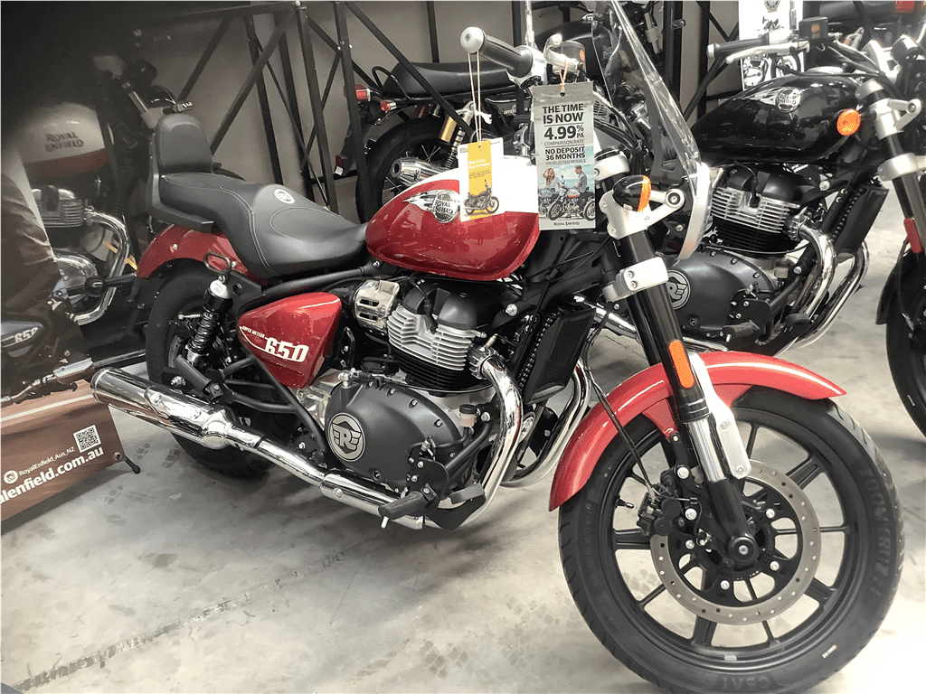 Royal Enfield SUPER METEOR 650 - Motorbikes and Sccoters