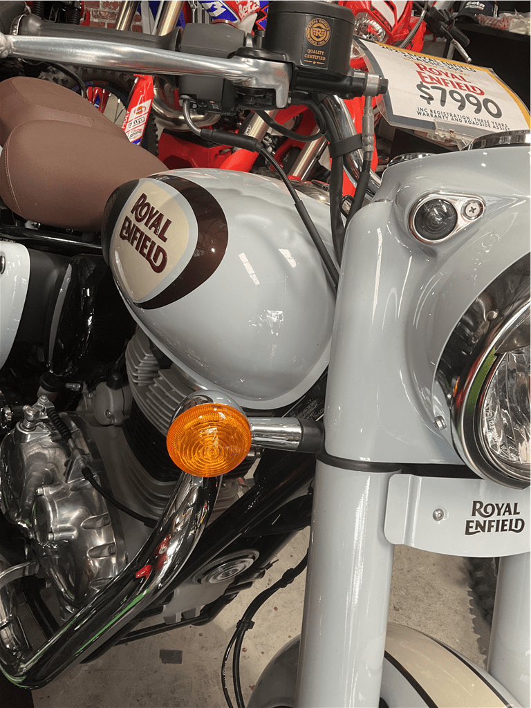 Royal Enfield 350 CLASSIC - Motorbikes and Sccoters