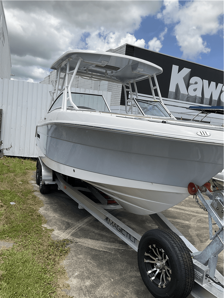 Robalo 247 - Boats and Marine > Trailable Boat
