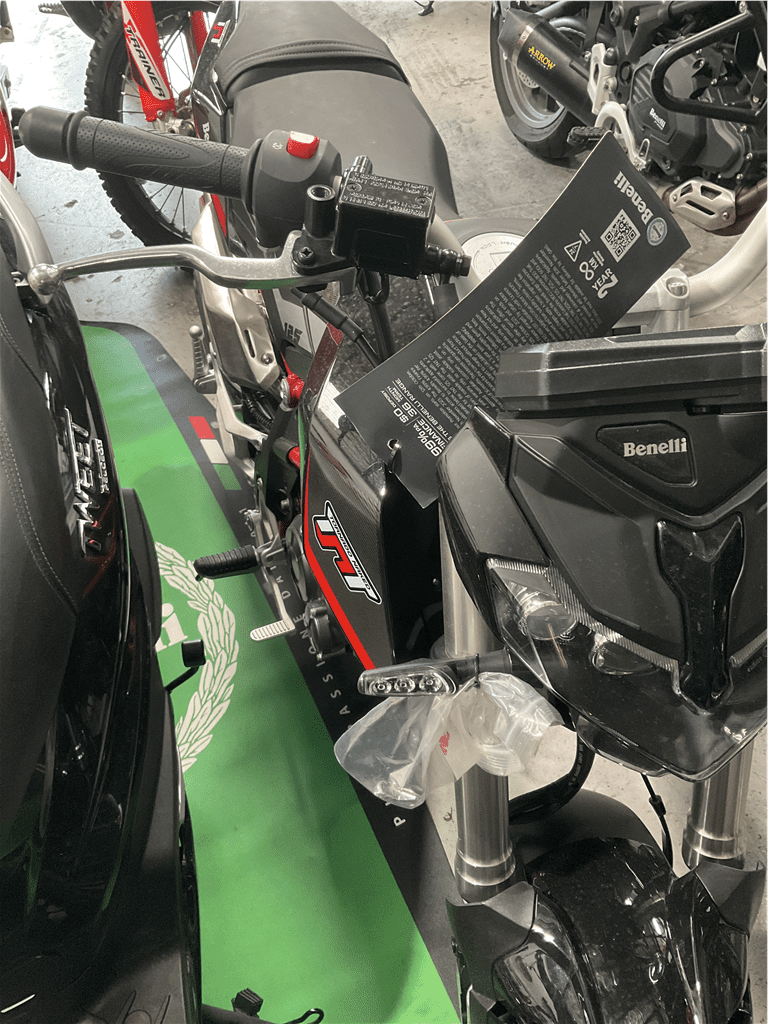 Benelli TNT 125 - Motorbikes and Sccoters