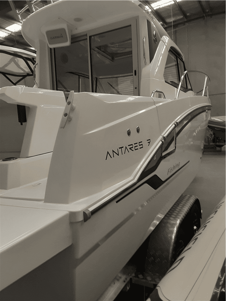 Beneteau ANTARES 7 OB - Boats and Marine >  Prestige Marine