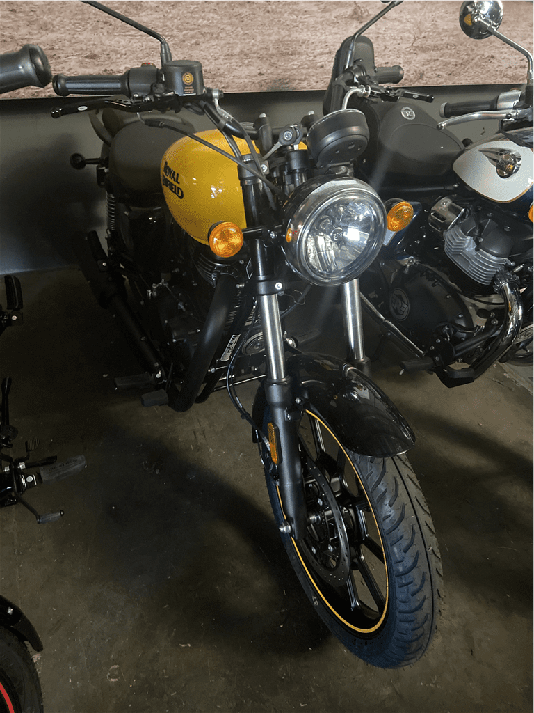 Royal Enfield METEOR 350 - Motorbikes and Sccoters