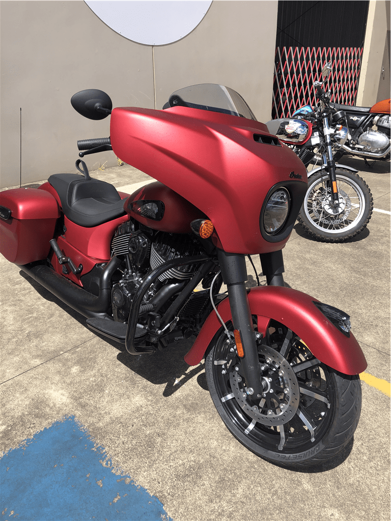 Indian CHIEFTAIN DARK HORSE RUBY SMOKE - Motorbikes and Sccoters