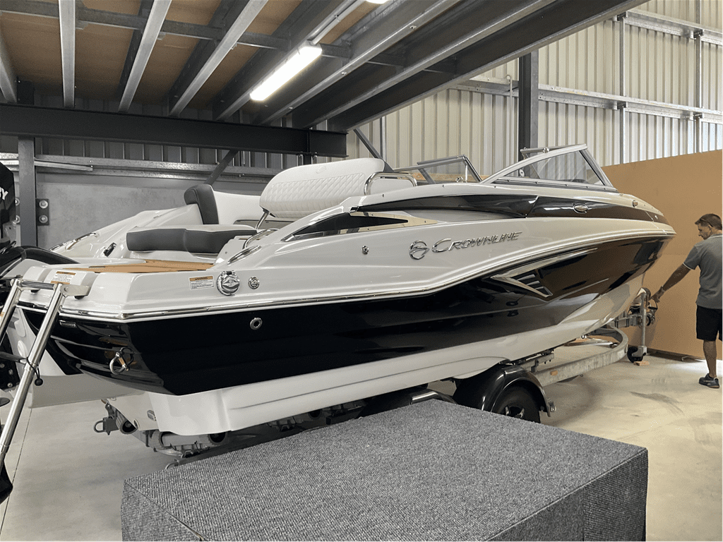Crownline E215XS - Boats and Marine