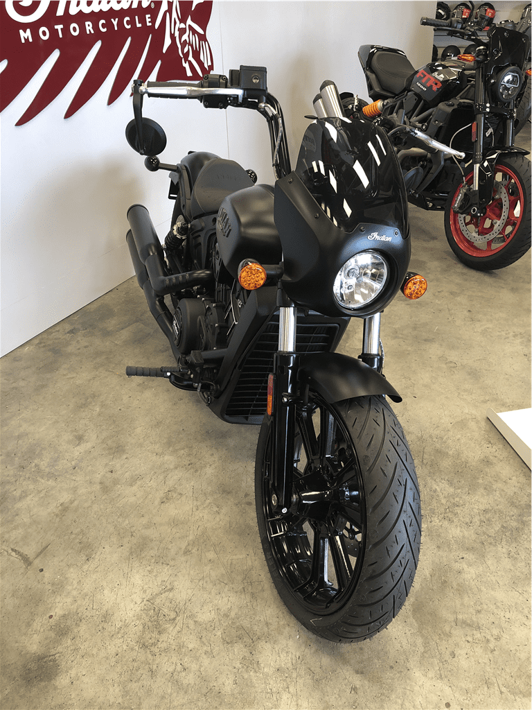 Indian Motorcycles SCOUT ROGUE BLACK SMOKE - Motorbikes and Scooters > Motorcycles