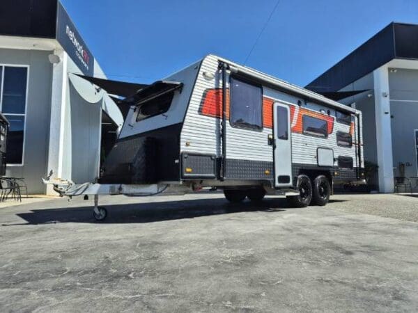 COROMAL ELEMENT 696 RTV - Caravans