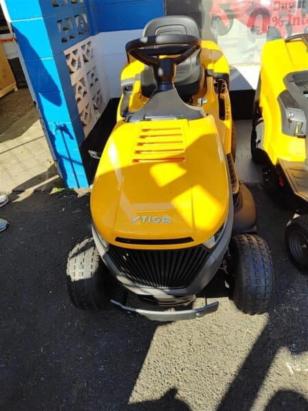 Stiga ESTATE 586CC V-TWIN - Agriculture and Outdoor > Lawn Mowers