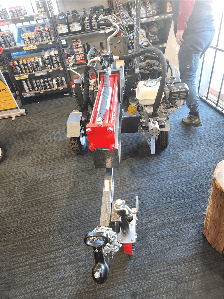 Redgum DELUXE SPLITTER W HONDA GX200 ENGINE - Agriculture and Outdoor > Other Agricultural Equipment