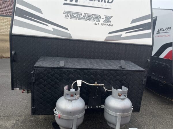 Millard TOURA 16'6 X 7'8 CD - Caravans