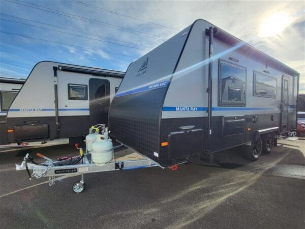  Motorhomes and Camper Trailers > Caravan