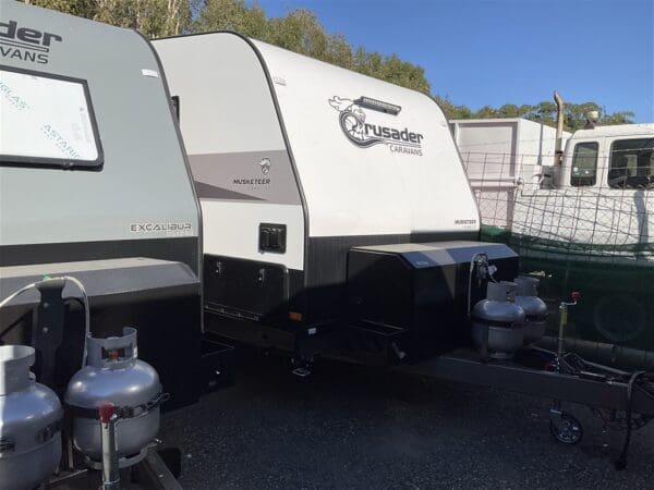  Motorhomes and Camper Trailers > Caravan