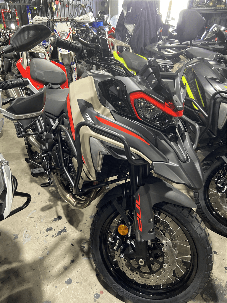 Benelli TRK 702X - Motorbikes and Scooters > Motorcycles