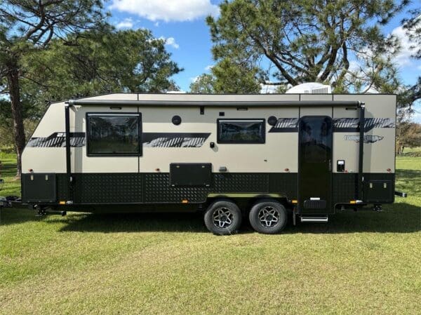  Motorhomes and Camper Trailers