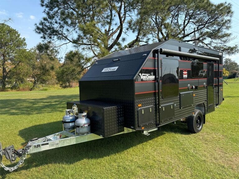 Van Cruiser Caravans X MACHINE GRANDE 17-10 - Caravans