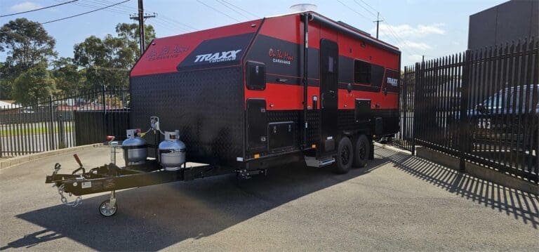 On The Move Caravans Traxx Tourer 18'6 Bunk - Caravans