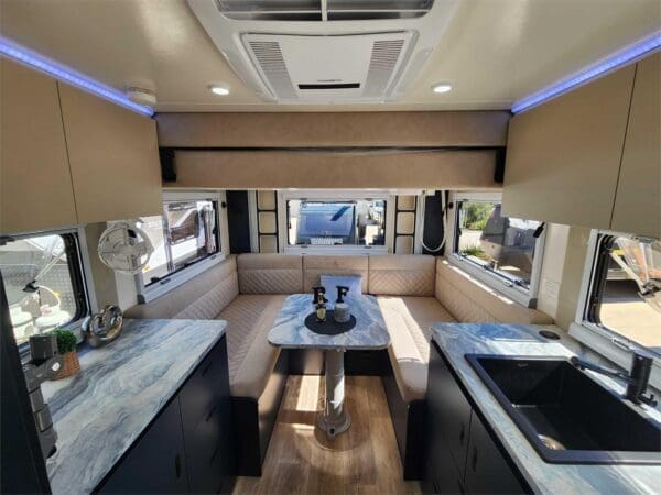  Motorhomes and Camper Trailers