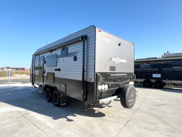  Motorhomes and Camper Trailers