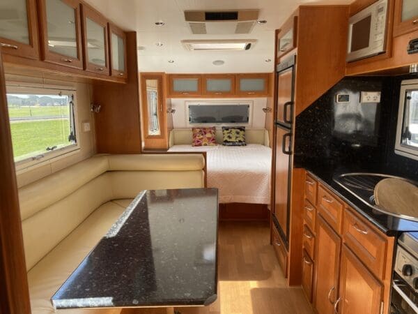  Motorhomes and Camper Trailers