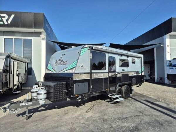 HIGHCLERE H216-2F MD PALATIAL CARNARVON - Caravans