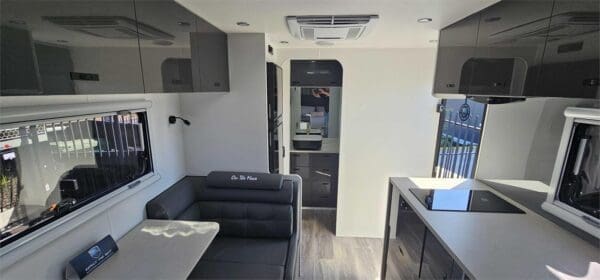 990 <br /><br />Location:  Caravan HQ Victoria