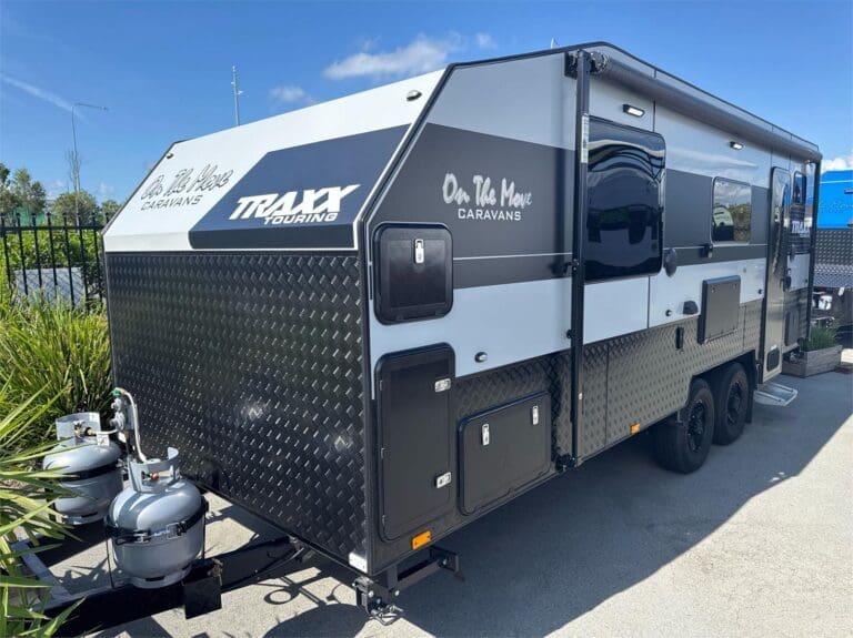 On The Move Caravans 20' Traxx Rear Door Touring - Caravans