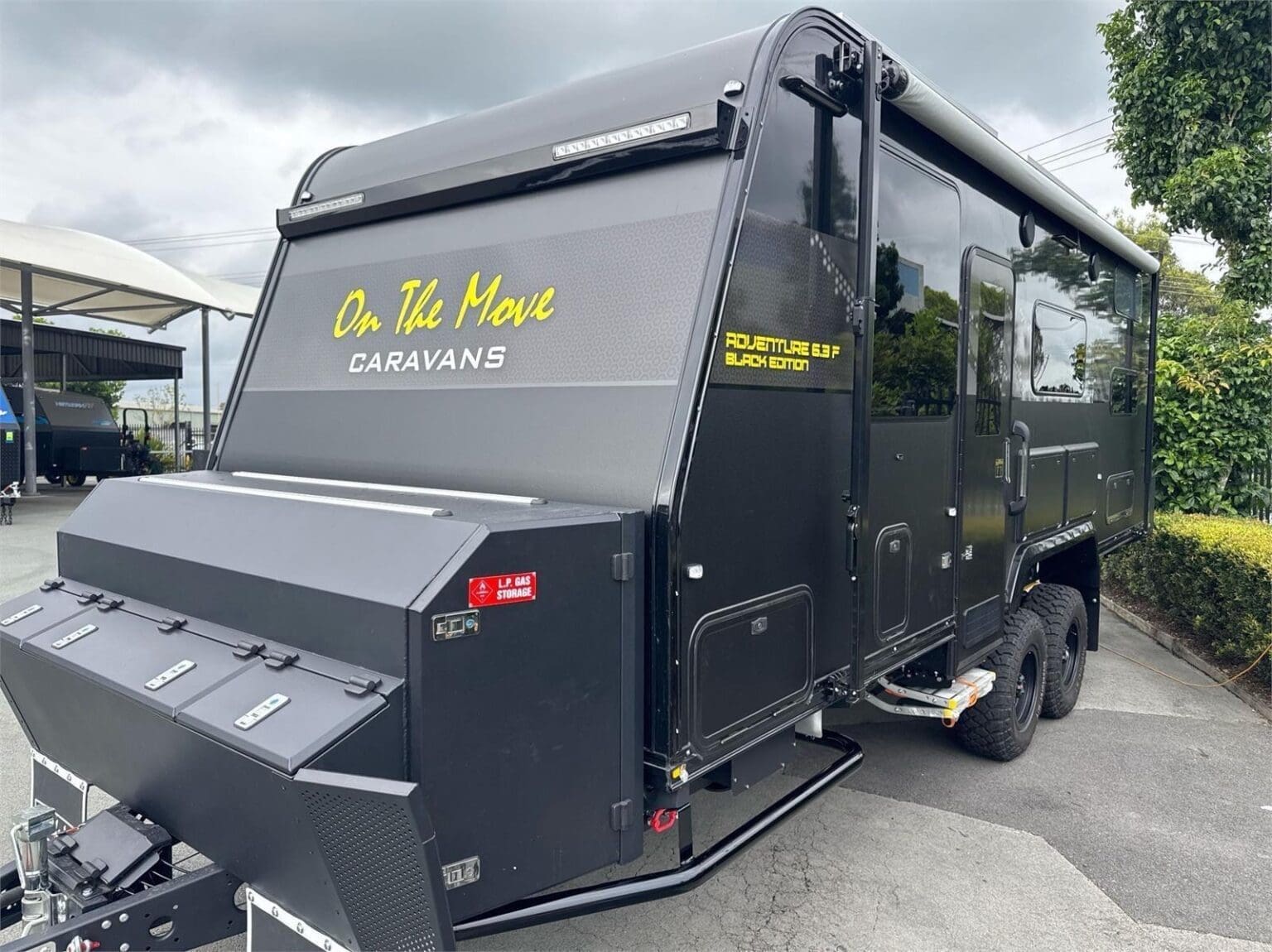 On The Move Caravans Adventure Black Edition 6.3F - Caravans