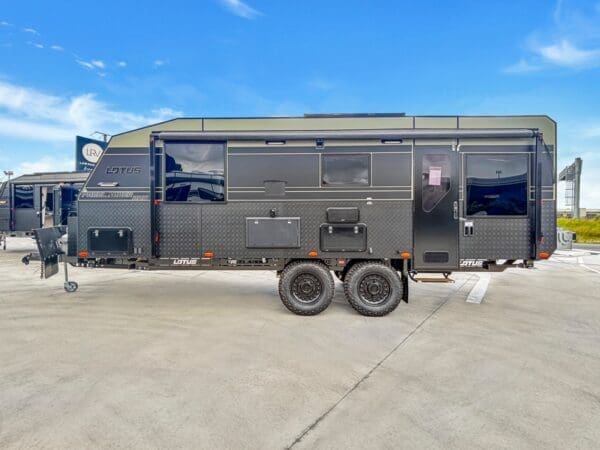  Motorhomes and Camper Trailers