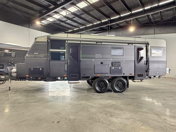  Motorhomes and Camper Trailers