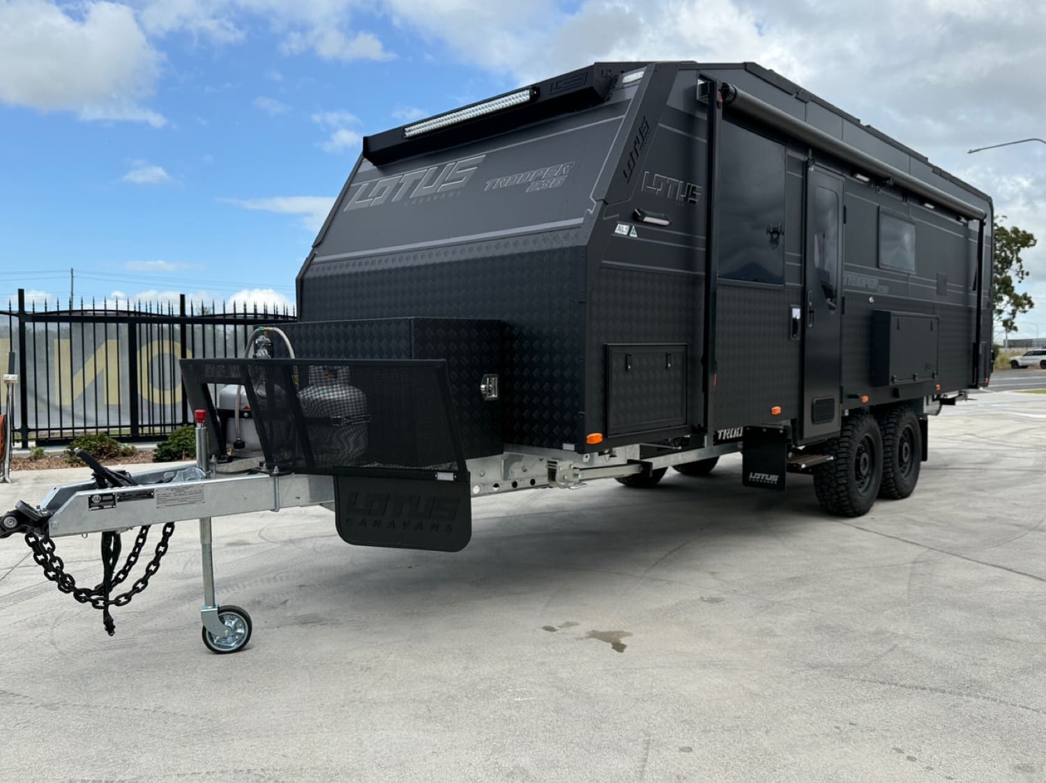 LOTUS CARAVANS TROOPER - Caravans