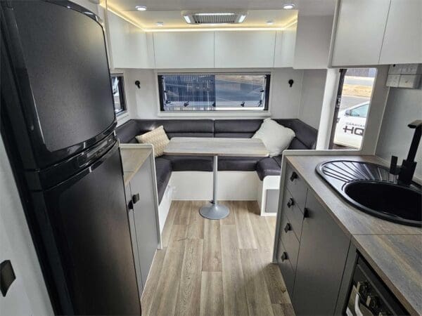  Motorhomes and Camper Trailers