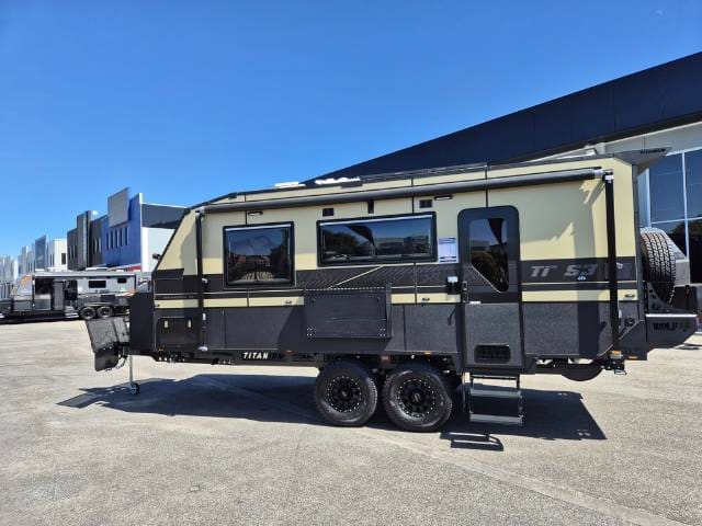 TITANIUM S3 196RD 19'6 REAR DOOR - Caravans