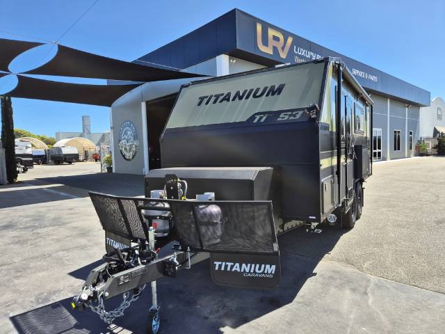 TITANIUM S3 188FD 18'8 FRONT DOOR - Caravans