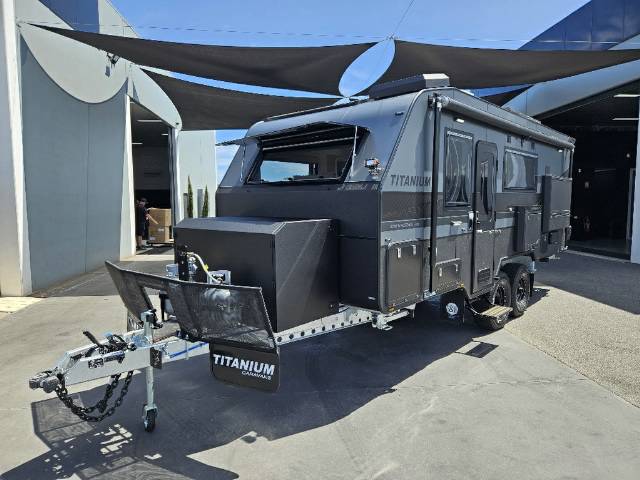 TITANIUM S4 206 D/T 20'6 KING BUNK - Caravans