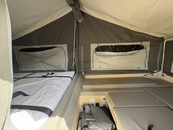  Motorhomes and Camper Trailers