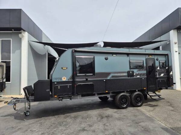  Motorhomes and Camper Trailers