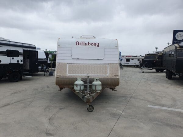  Motorhomes and Camper Trailers
